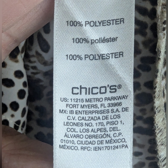 Chico's Size 1 (US Size 8-10) Leopard Print Button Down Blouse Soft Polyester - Picture 7 of 10